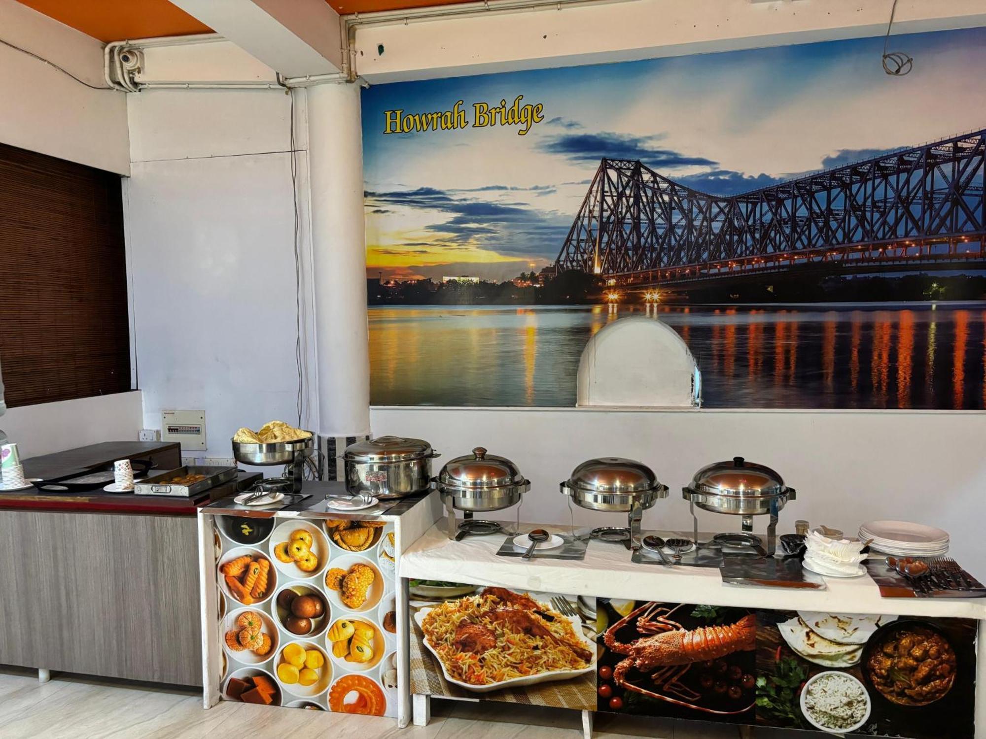 The Tamarind Tree Hotel & Restaurant Shadipur Екстер'єр фото
