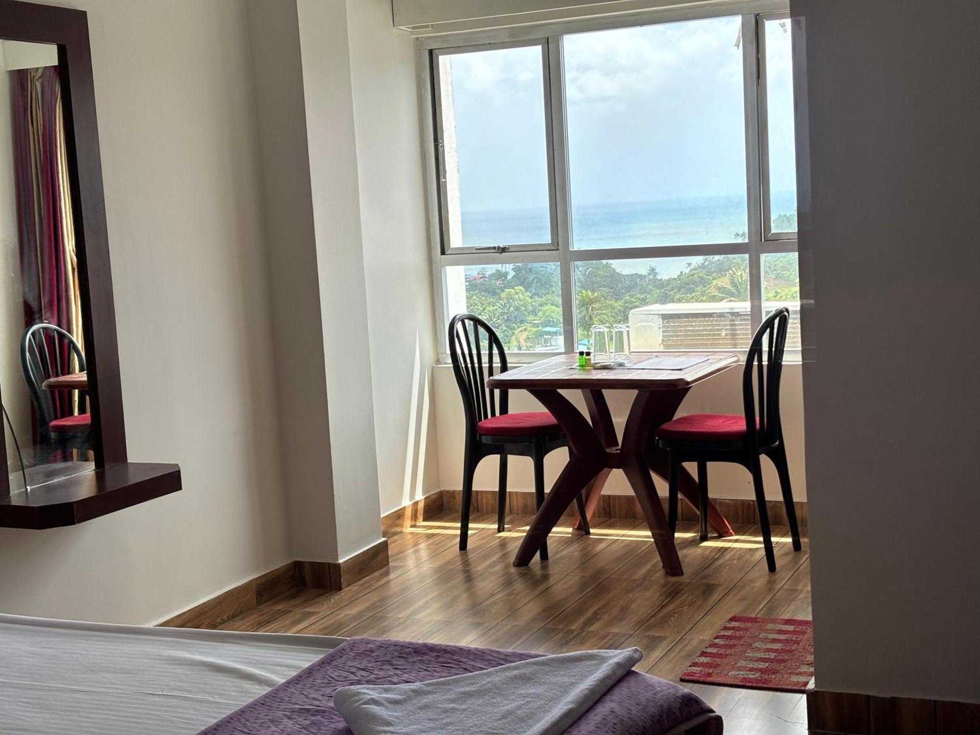 The Tamarind Tree Hotel & Restaurant Shadipur Екстер'єр фото