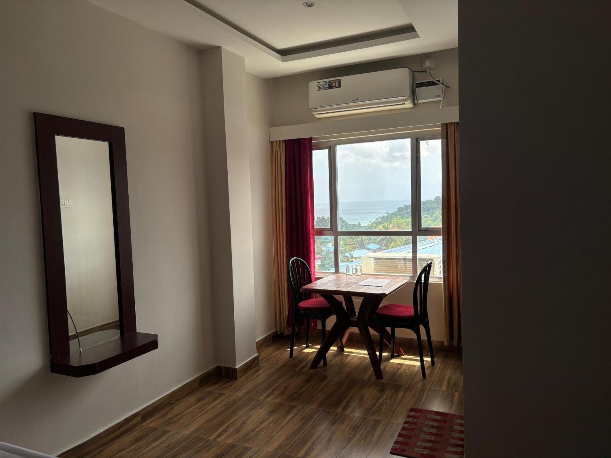 The Tamarind Tree Hotel & Restaurant Shadipur Екстер'єр фото