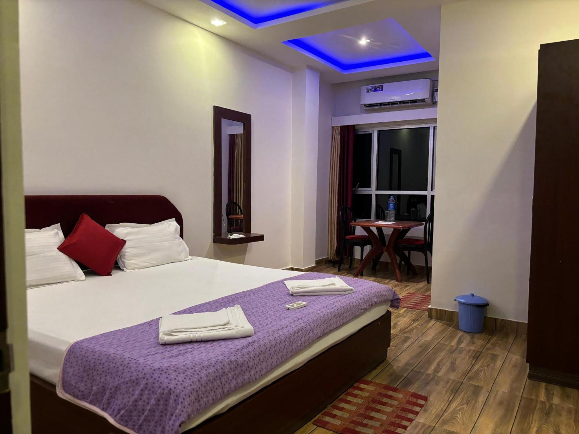 The Tamarind Tree Hotel & Restaurant Shadipur Екстер'єр фото