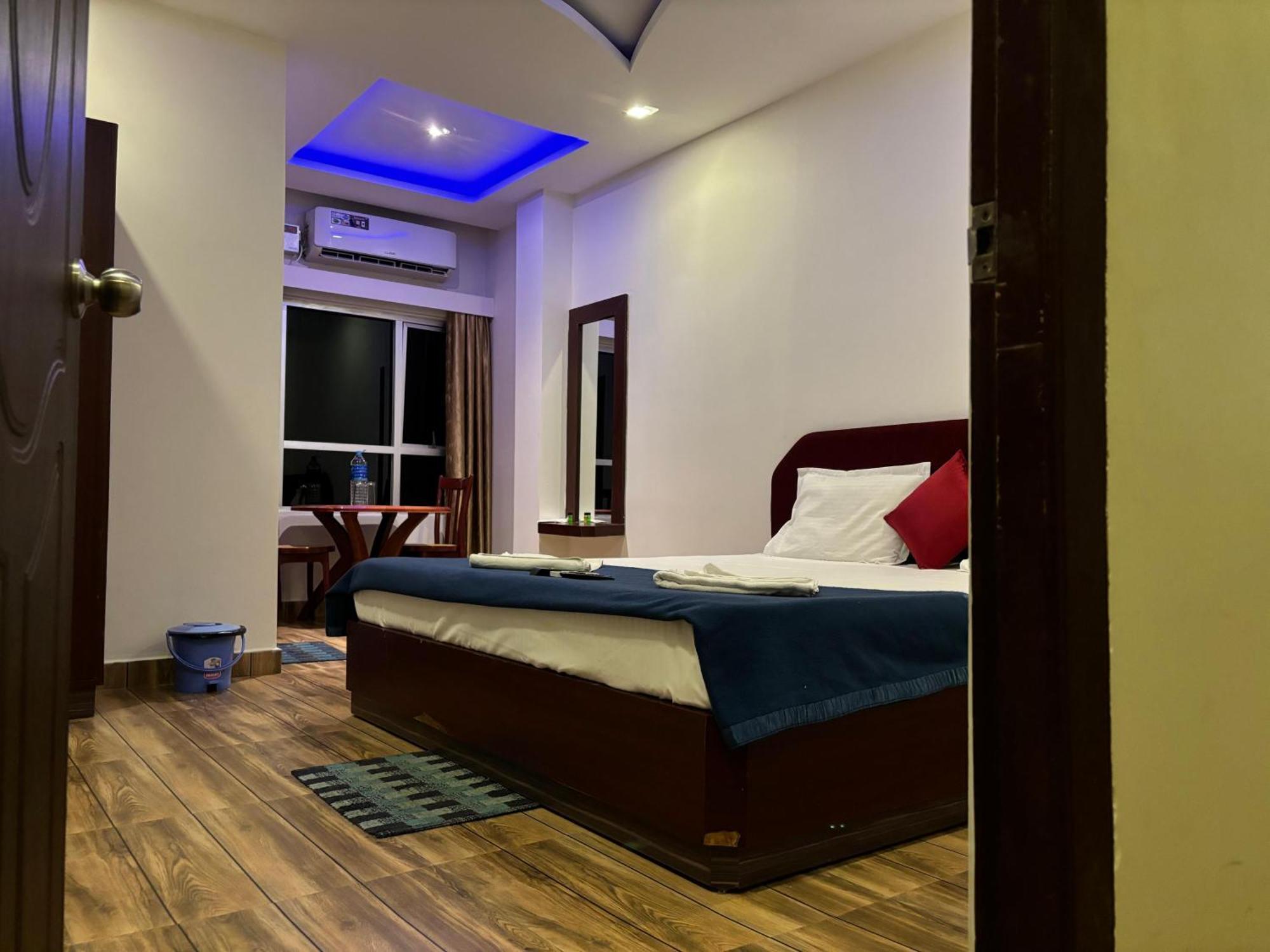 The Tamarind Tree Hotel & Restaurant Shadipur Екстер'єр фото