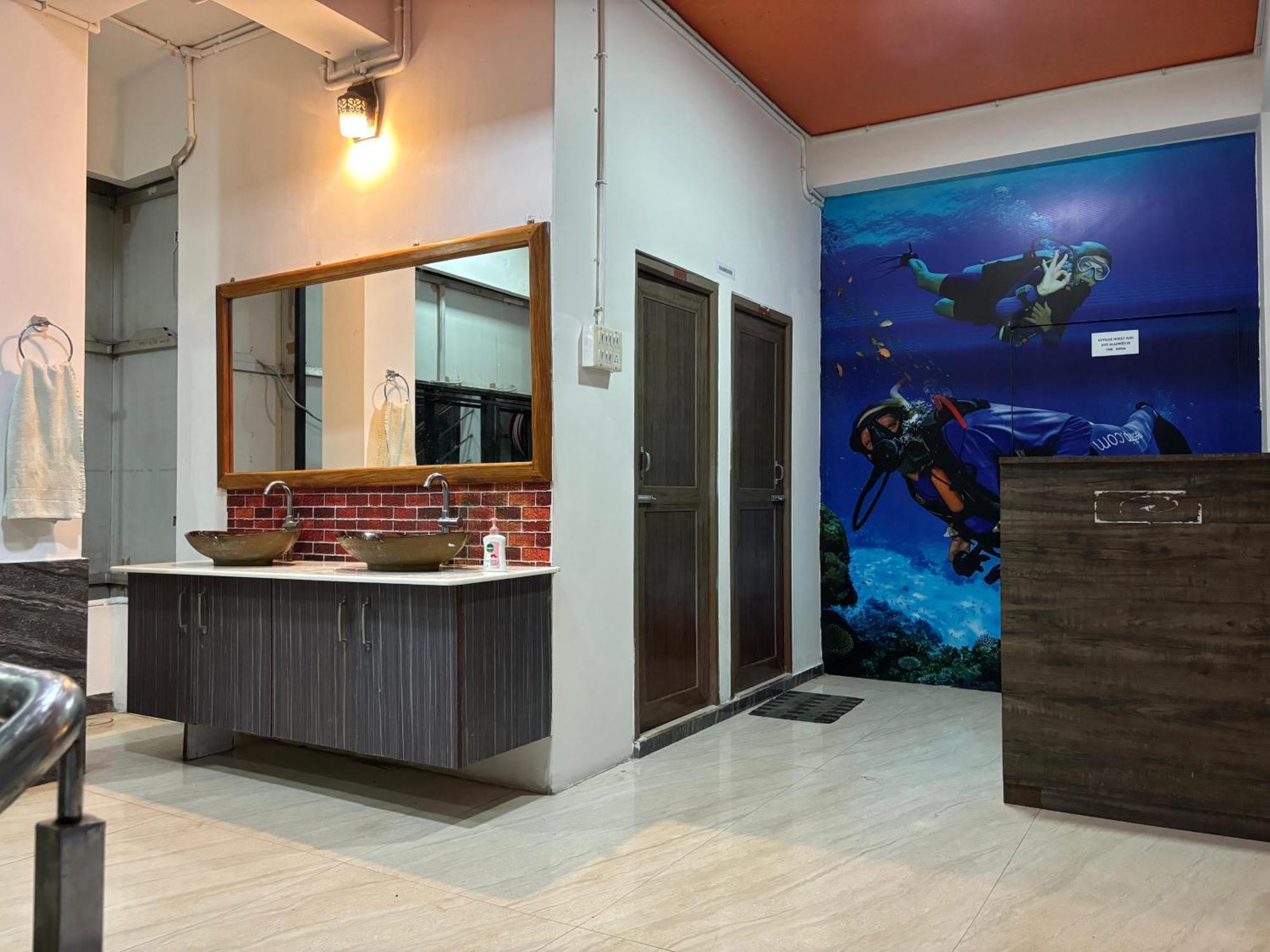 The Tamarind Tree Hotel & Restaurant Shadipur Екстер'єр фото