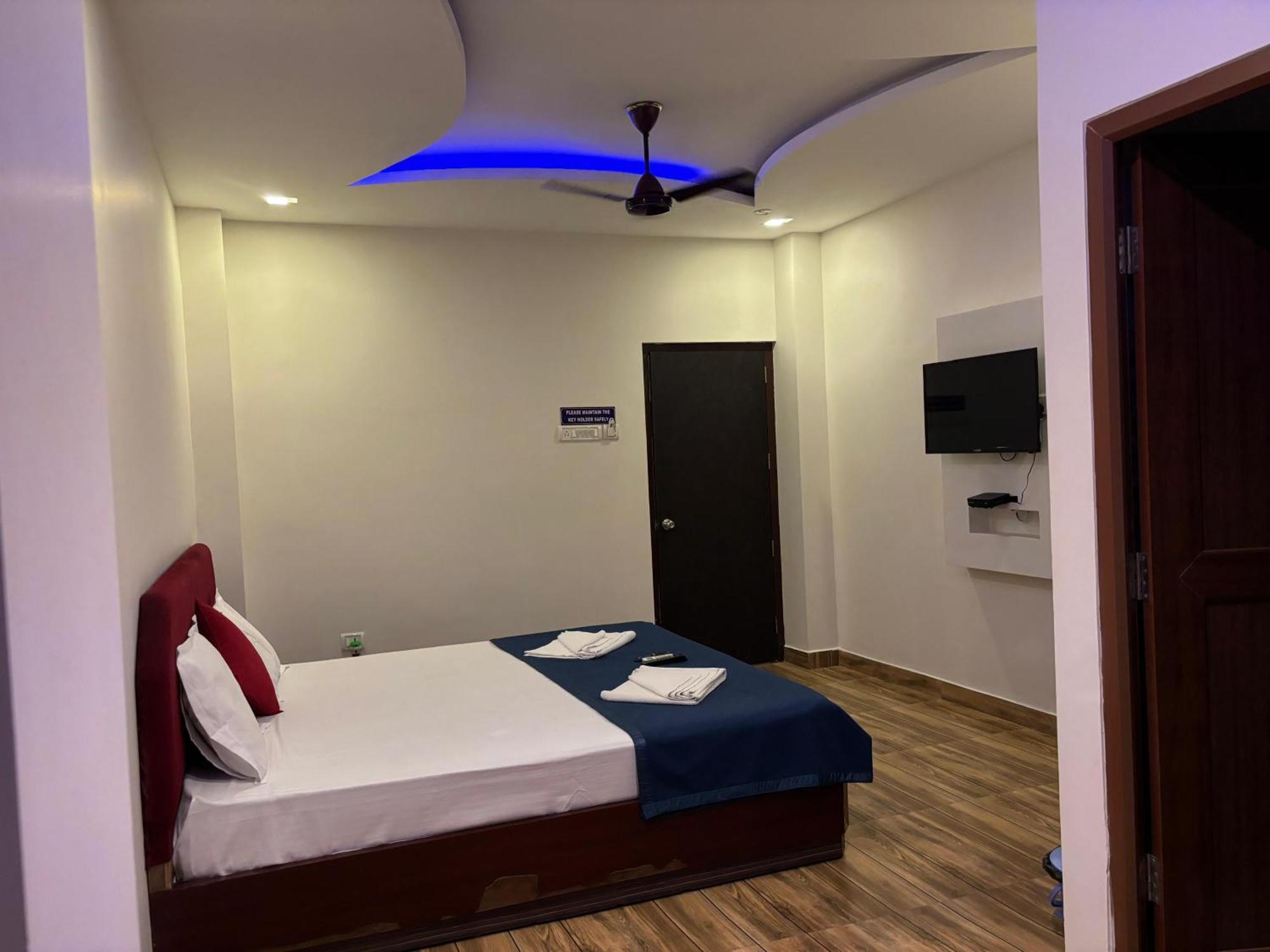 The Tamarind Tree Hotel & Restaurant Shadipur Екстер'єр фото