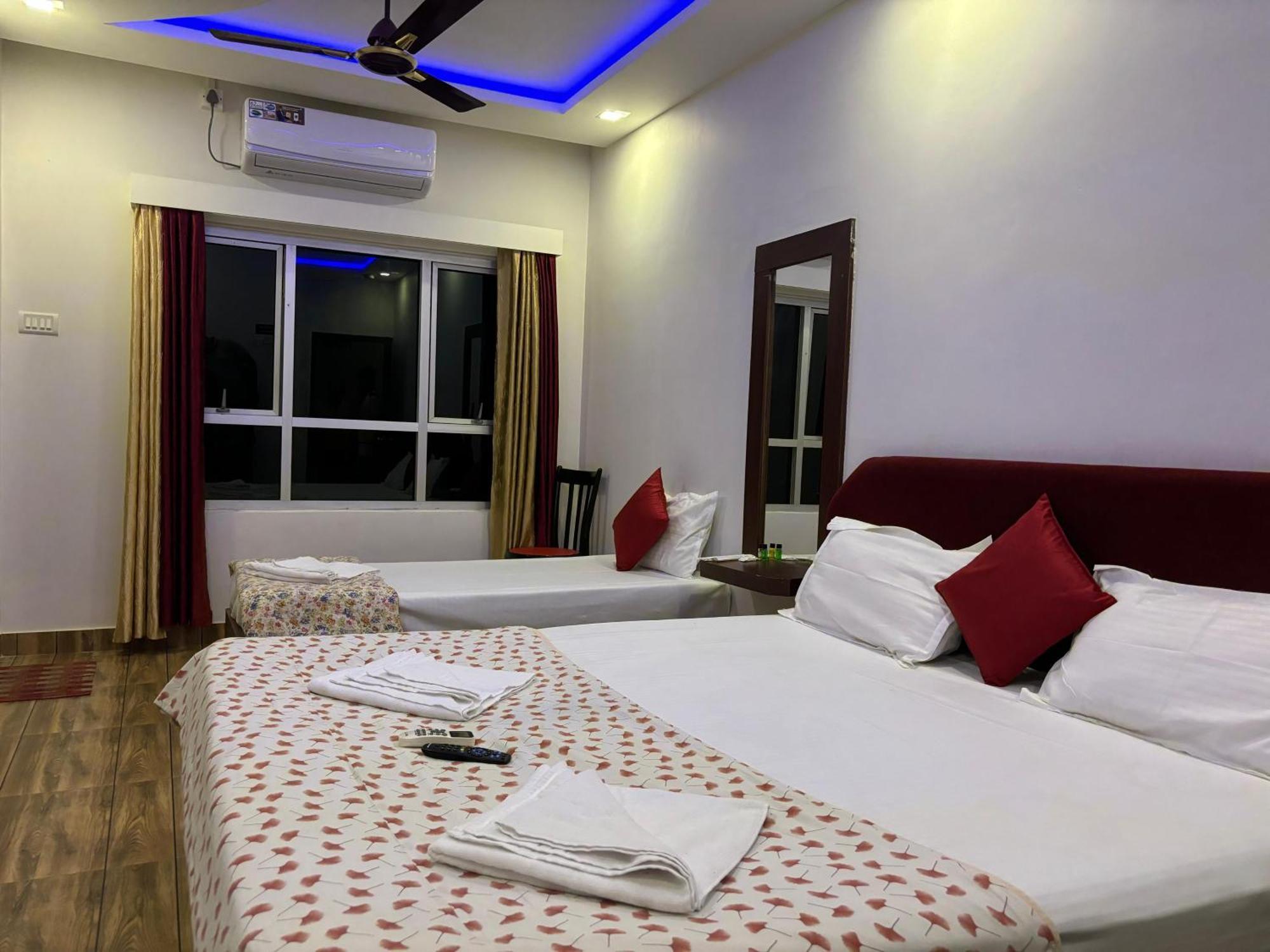 The Tamarind Tree Hotel & Restaurant Shadipur Екстер'єр фото