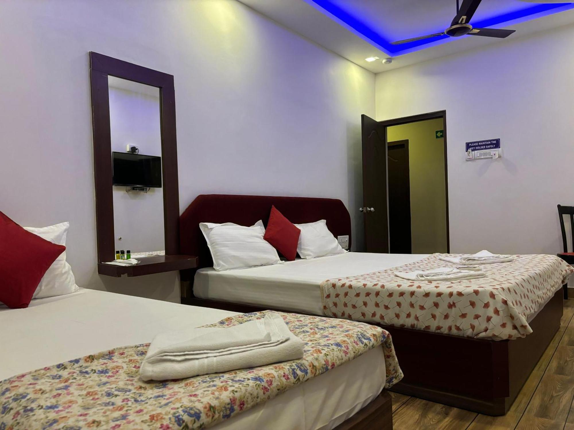 The Tamarind Tree Hotel & Restaurant Shadipur Екстер'єр фото
